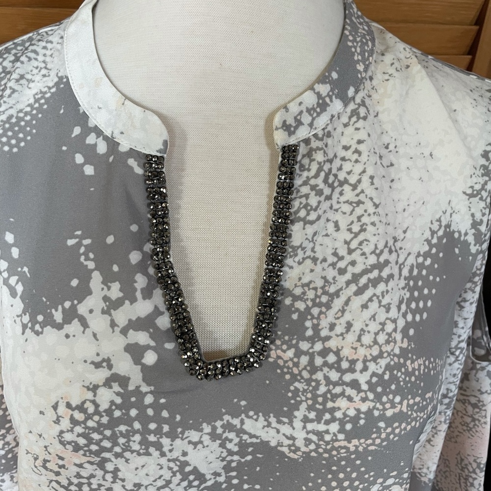 NWT Juicy Couture Cold Shoulder Top White Multi Size small - Picture 3 of 9